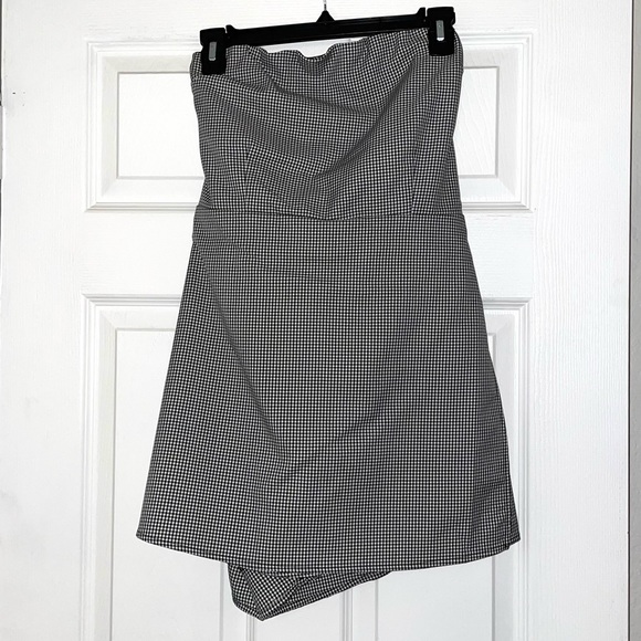 Black & White Checkered Strapless Romper Urban Outfitters Large - Picture 2 of 8